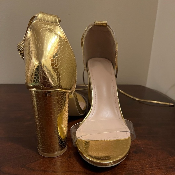 Gold Strappy heel - Picture 3 of 6